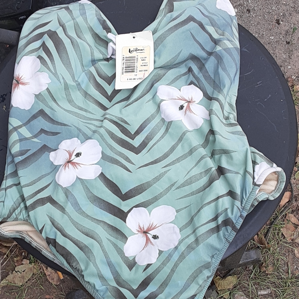 Swim suit